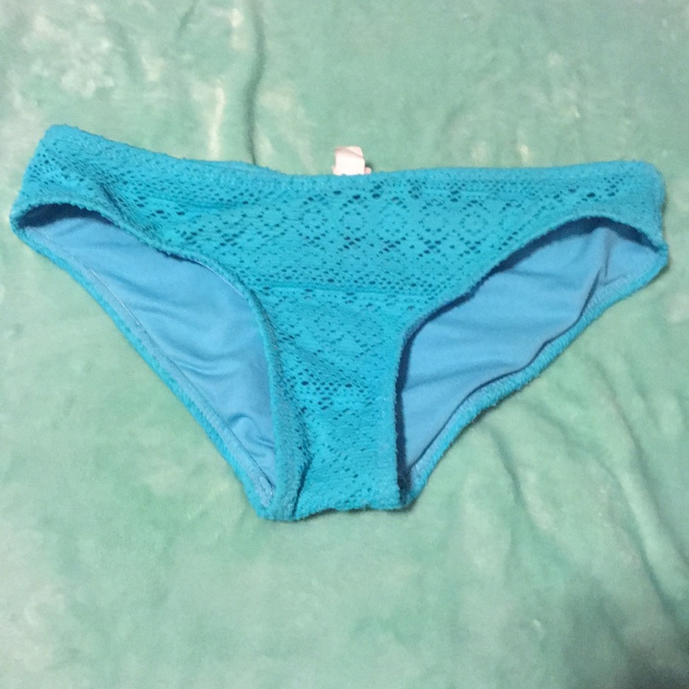 So Mesh textured bikini bottoms